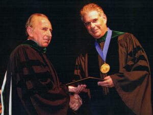 Lee más sobre el artículo Distinguen en EE.UU a un médico argentino