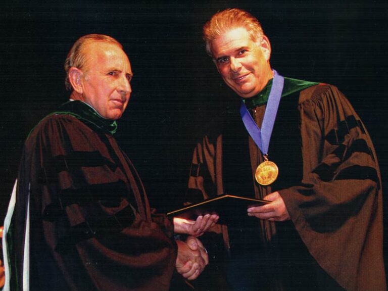 Lee más sobre el artículo Distinguen en EE.UU a un médico argentino